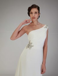 Ivory and Gold Bridal Boutique 1077706 Image 8